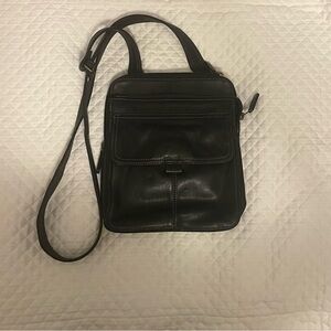 Fossil Leather Crossbody Bag NWOT Multiple Compartments and Card Slots 8Wx10L
